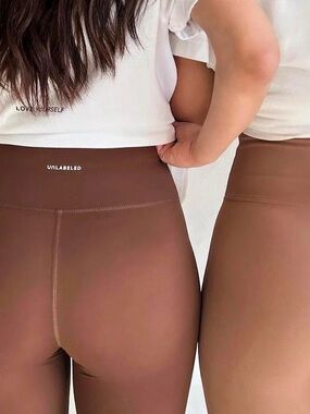 Unlabeled High Waisted Leggings in Mauve (Size M)